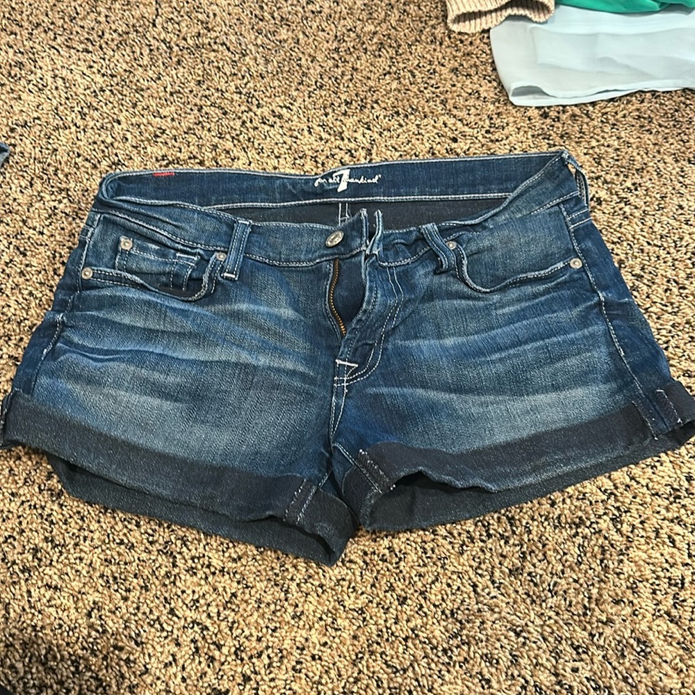 7 for mand kind Jean shorts size 28